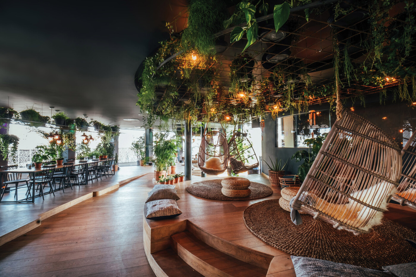 Architecture d'intérieur du rooftop-bar Là-Haut - Homa Interiors